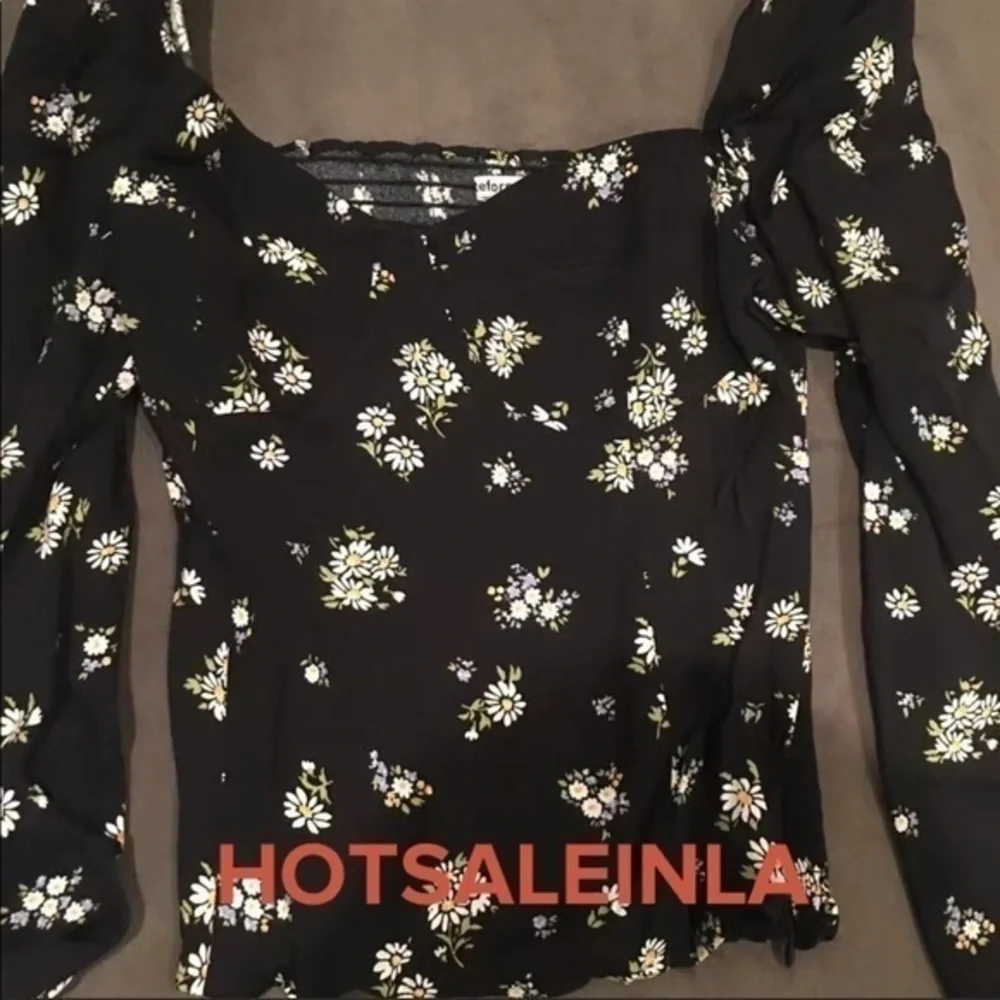 Reformation Reign Top in Daisy *NEW* - Picture 5 of 7